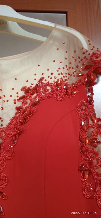 Продаю платье вечернее