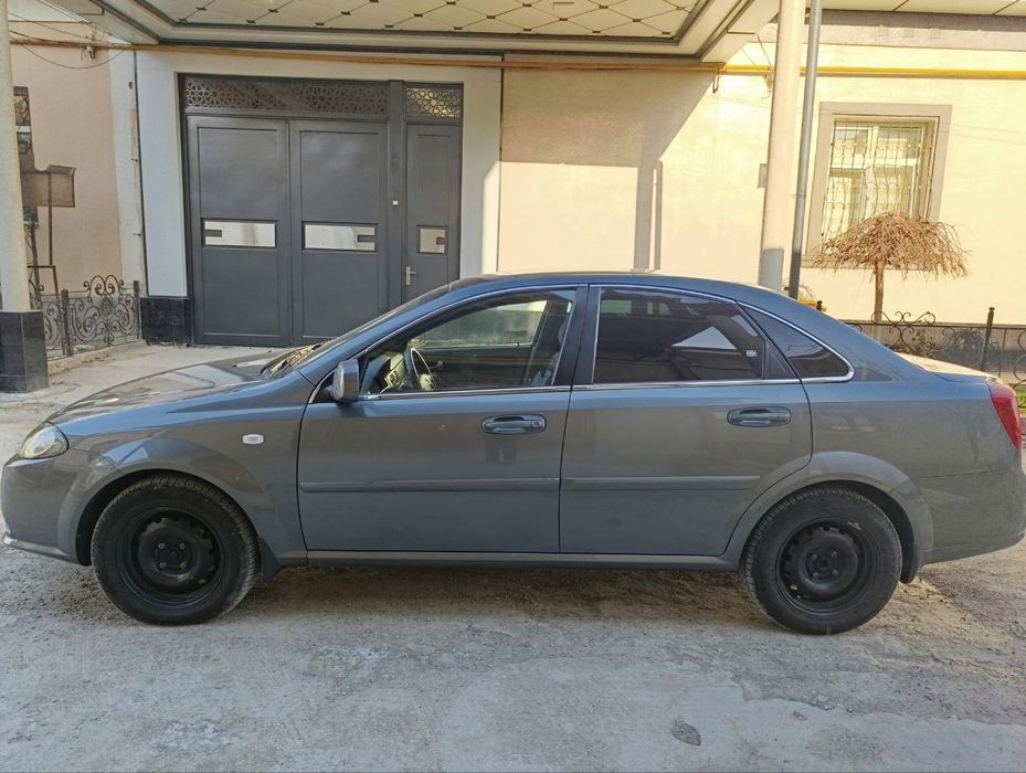 Jentra 2015 sotiladi srochno 250000 ming yurgan 1 pozitsiya yevro