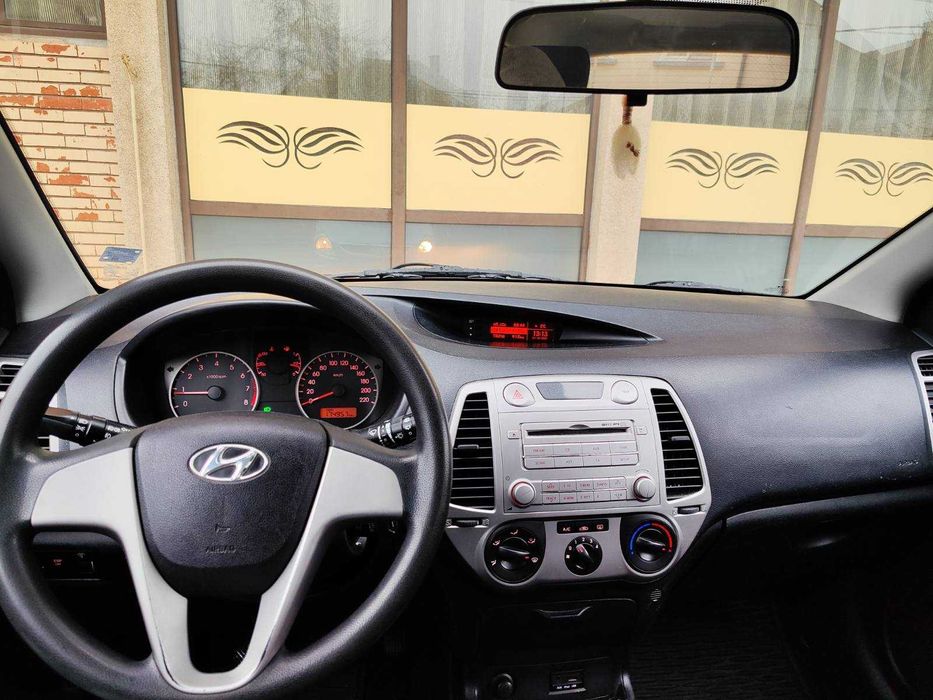 Hyundai i20 с автобокс