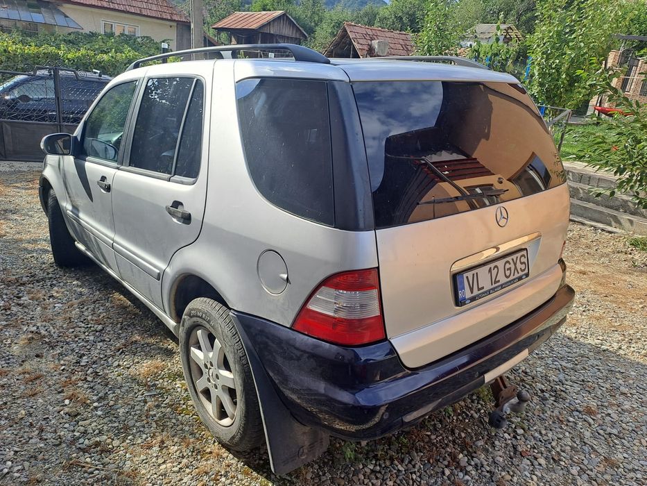 Vând Mercedes-Benz ML 270 cdi