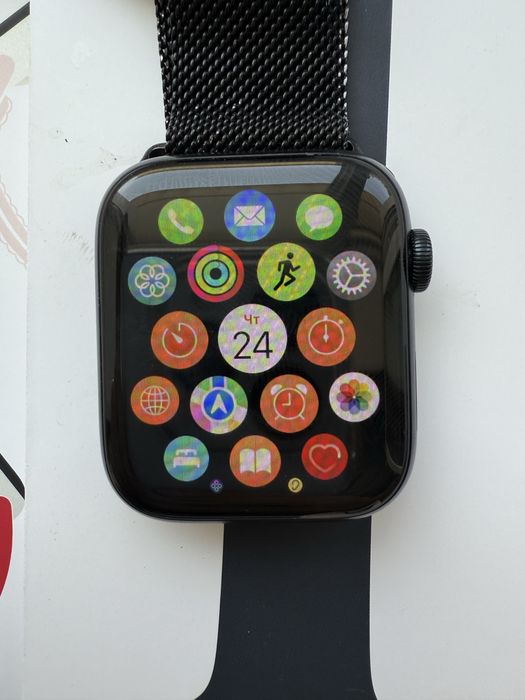 Продам apple watch se2 44mm
