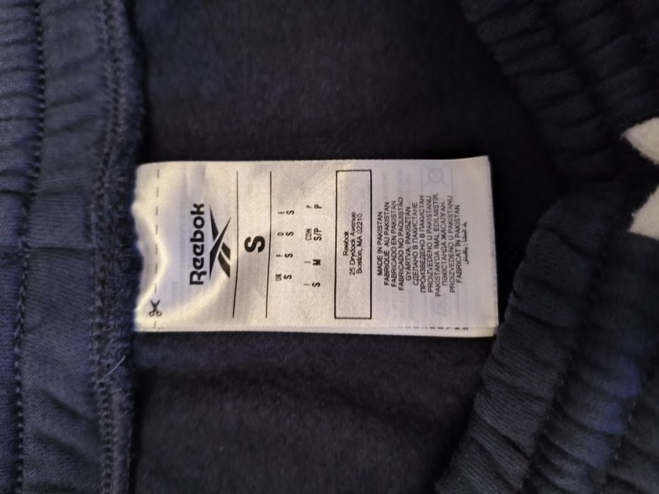 Като нови къси панталони Reebok
