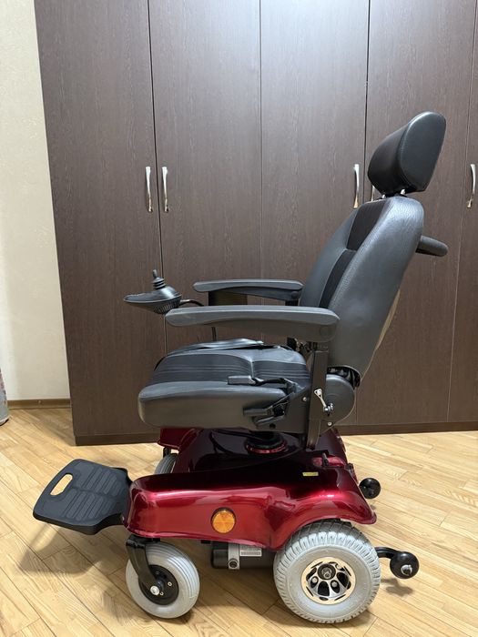 Электрическая инвалидная коляска