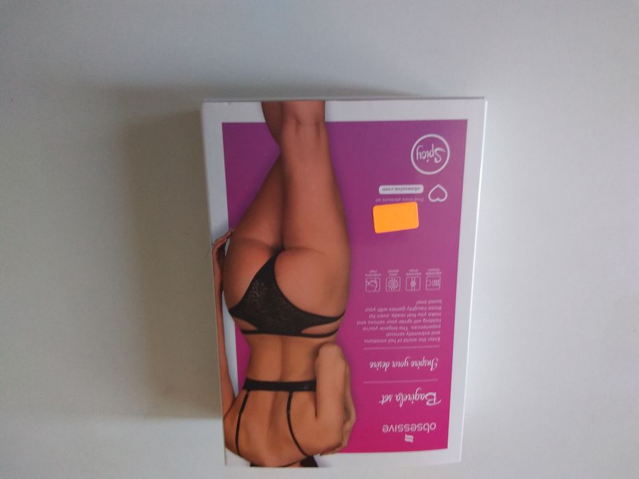 Страхотен и много красив и секси женски комплект -не е слагано изобщо