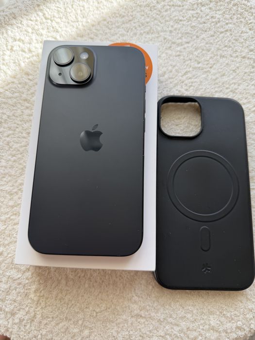 Vând iPhone 15 Negru, 128BG, 88% baterie, cutie + cablu USB-C + husă