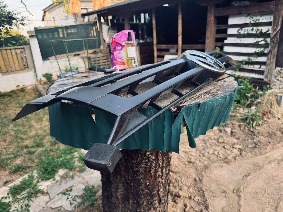 Централна решетка за vw transporter T5 2013г.