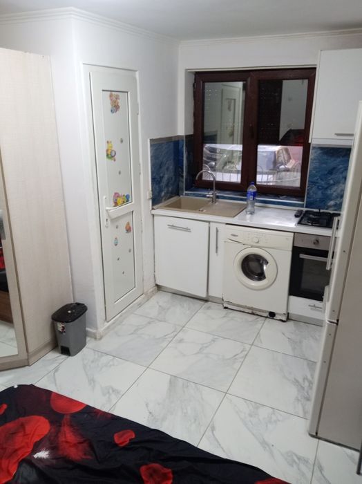 De închiriat garsoniera  mobilat utilat p din 4  aer condiționat, termopan, gresie