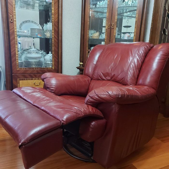 Продам диван кресла и стульчики