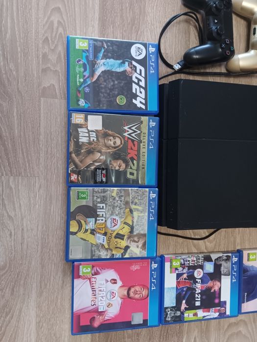 PS4 + 3 контролера + 10 игри