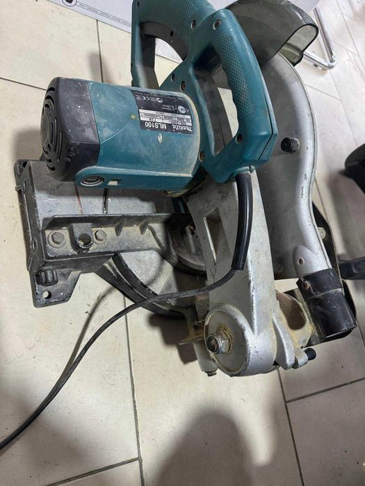 Продавам Настолен Циркуляр Makita MLS100
