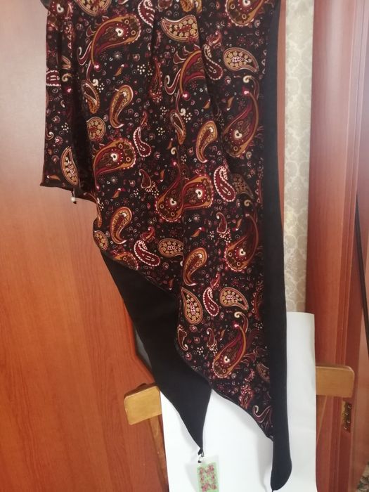 Продаётся недорого косынка кашемировая большая новая