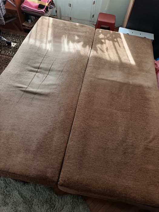 Диван. Добре запзен