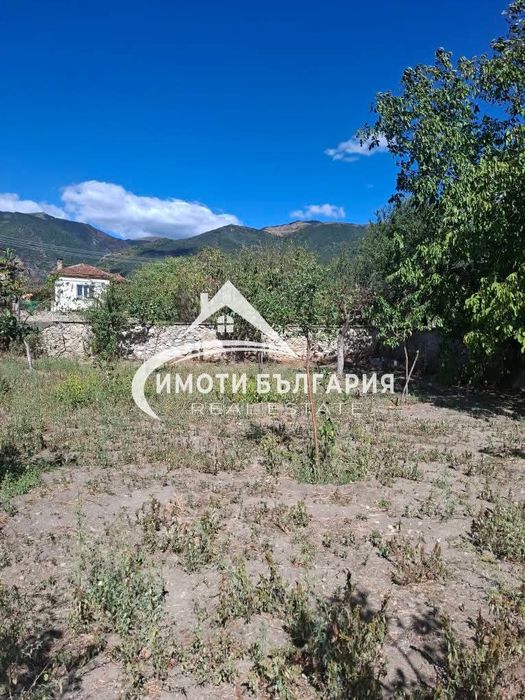 Къща в с.Кърнаре, общ.Пловдив