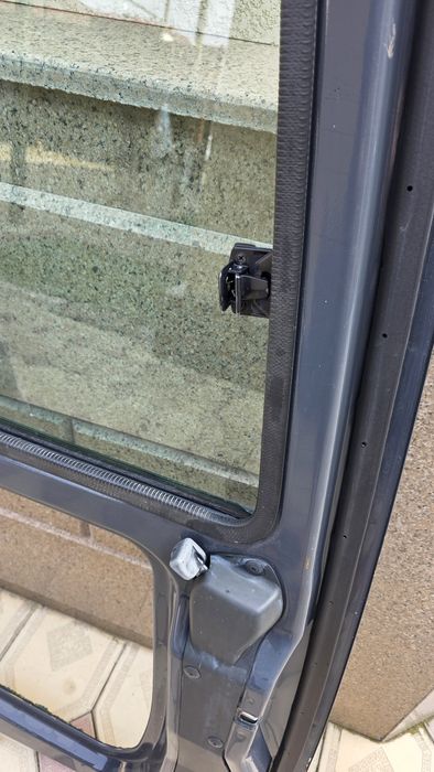 Дверь кабины экскаватора KOMATSU PC270, PC200-8, PC220-8