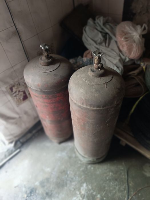 Продам газовый баллон большой