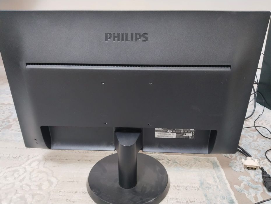 монитор Philips в отличном состоянии