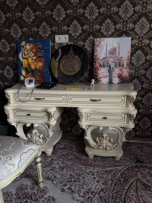 Комод  с со стулом