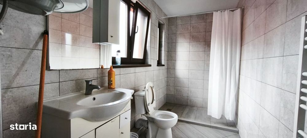 De inchiriat casa cu 6 camere in Cristesti