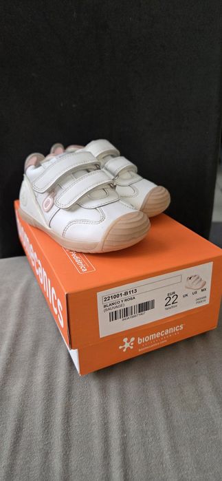 Детски обувки  Biomecanics  размери 21 и 22