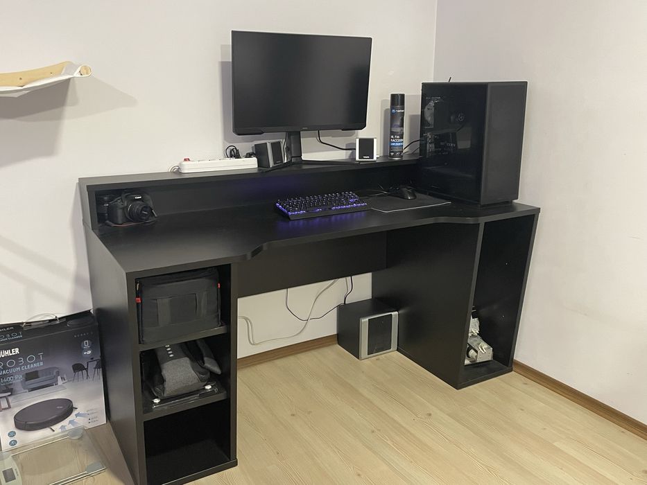 Масивно Работно или Гейминг Бюро 1.60