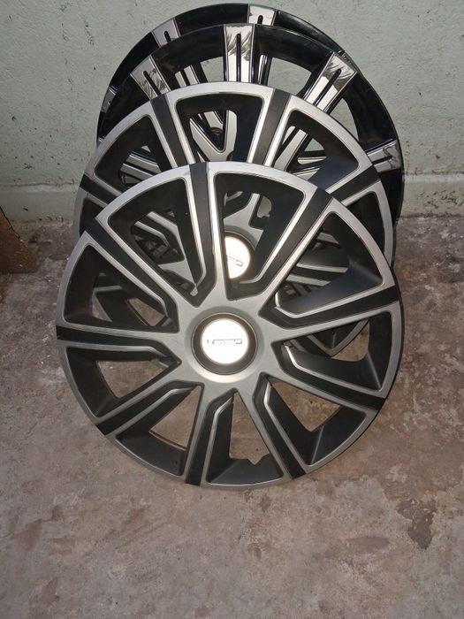 Set 4 Capace pe 15