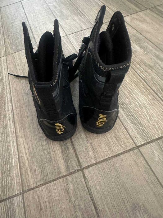 Боксерка от Venum