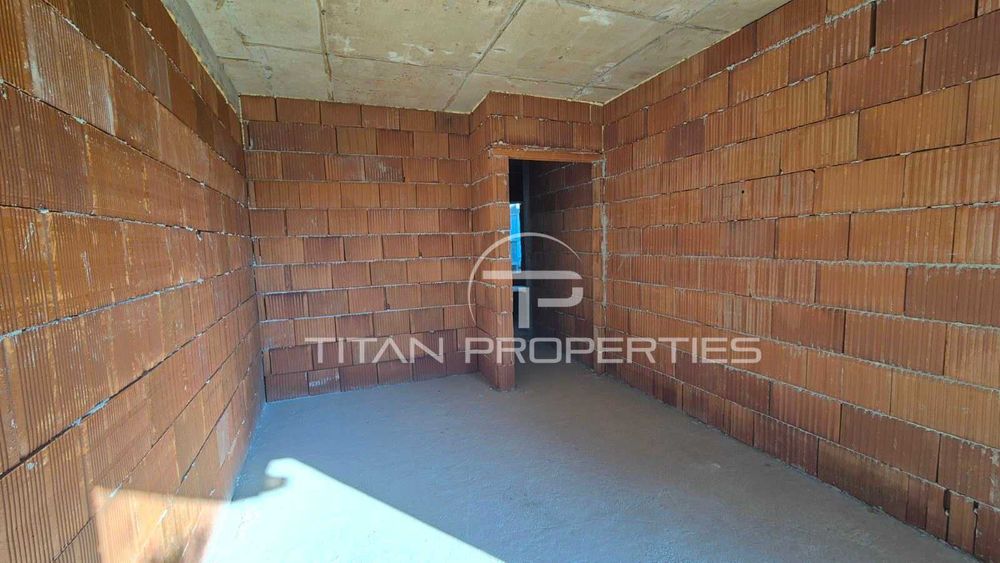 Продава се Тристаен апартамент в Пловдив, Кючук Париж - 108 кв.м за 1593 €/кв.м - Снимка #2