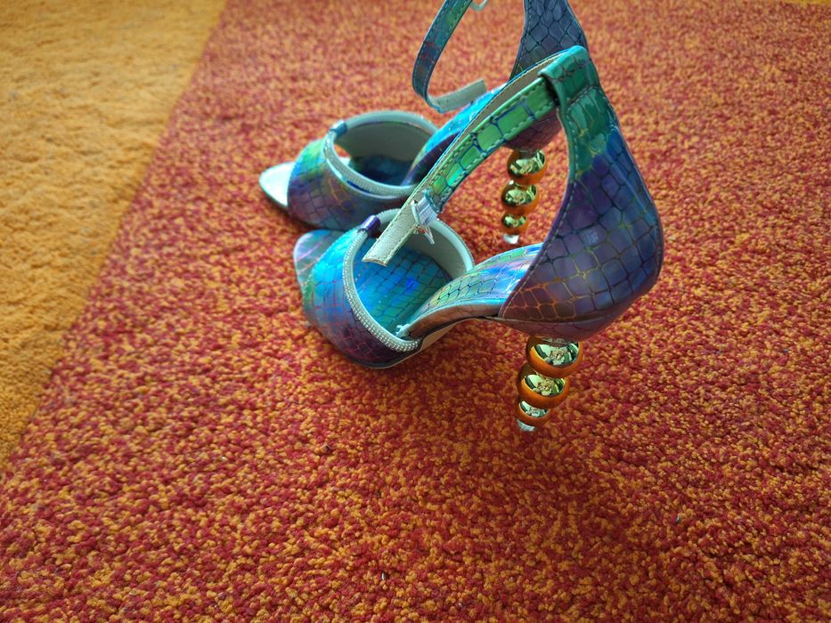 Sandale elegante cu toc