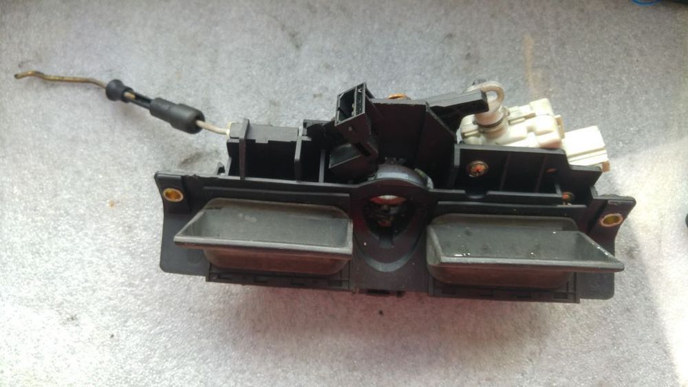 maner deschidere haion audi a6 c5  break 2002 4b0827565h