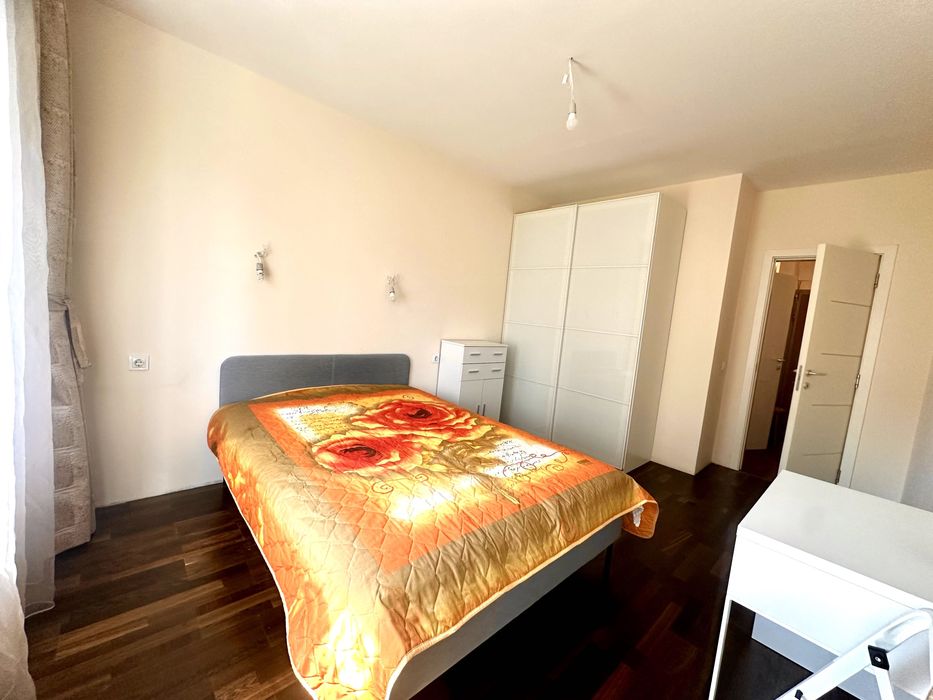 Тристаен апартамент за продажба в тухлена сграда