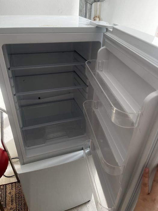 Продам холодильник маленький