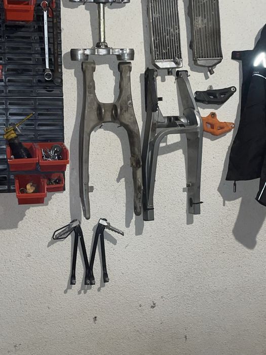 Vînd  diferite piese pentru ktm