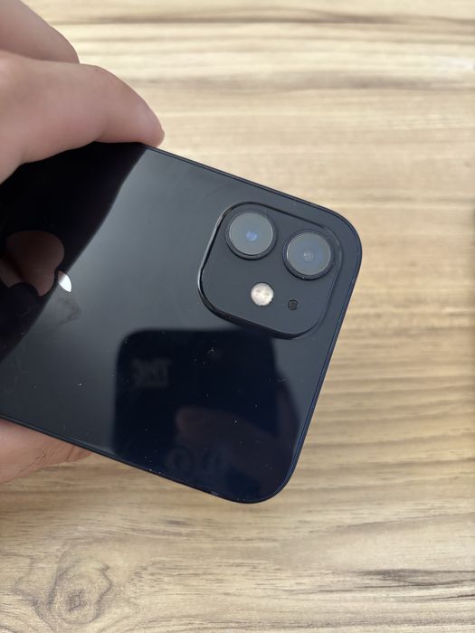 iPhone 12 Black/Черен 64GB, 5G, 88% батерия + кутия.