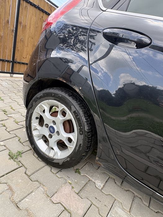 Vand sau schimb Ford Fiesta Titanium