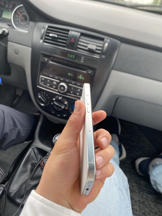 Iphone 15 pro 88% ёмкость