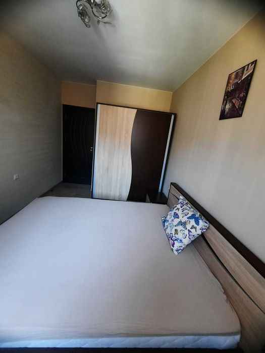 Продава се Тристаен апартамент в Пловдив, Южен - 70 кв.м за 1130 €/кв.м - Снимка #2