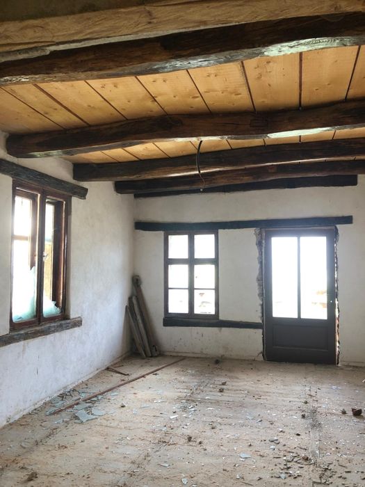 Casa saseasca partial renovata