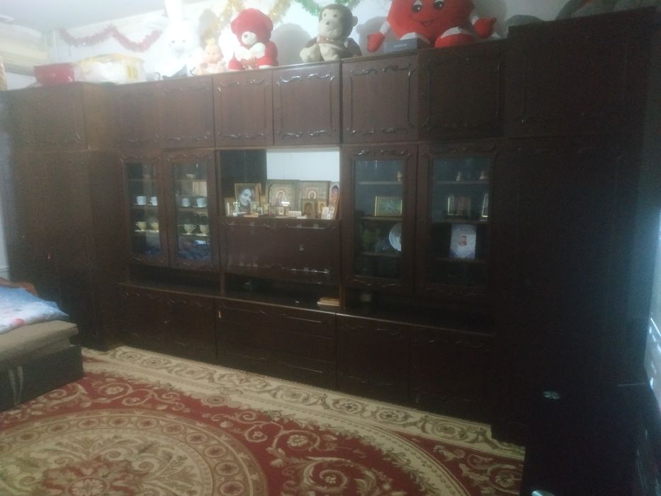 Продаю мебель  стенка и диван