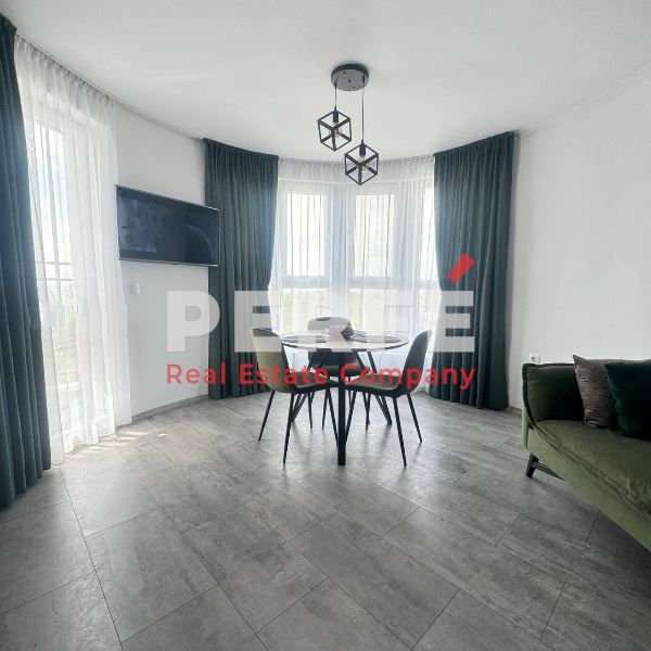 Продава се Тристаен апартамент в Бургас, Зорница - 86 кв.м за 2733 €/кв.м - Снимка #1