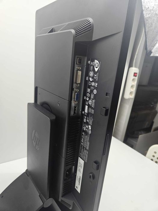 +Гаранция! IPS Монитор HP EliteDisplay E231 23" инча + кабели