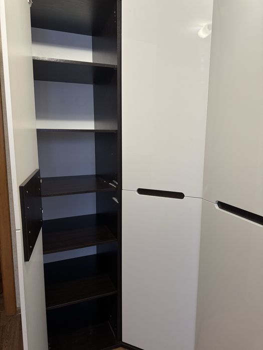 Продам шкаф угловой 80.000