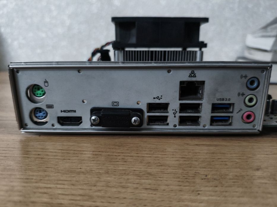 Продаю материнку с процом