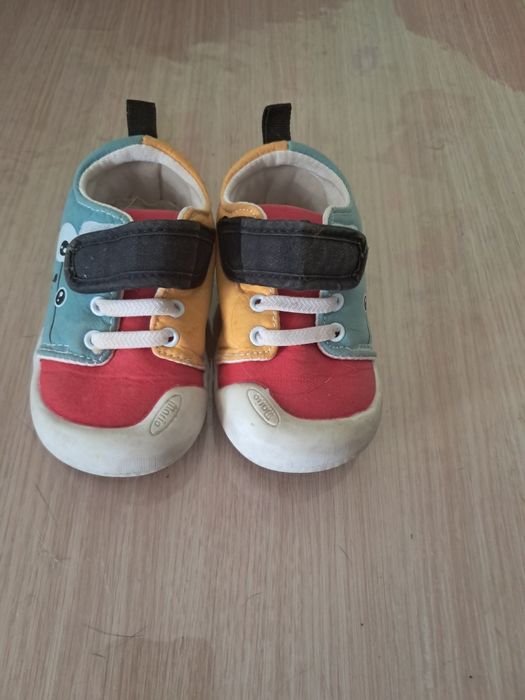 Продам детские ботиночки