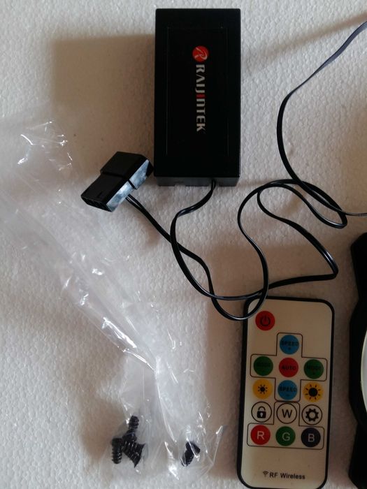 Продавам вентилатор Raijintek IRIS 12 tainbow RGB LED  с дистанционно.