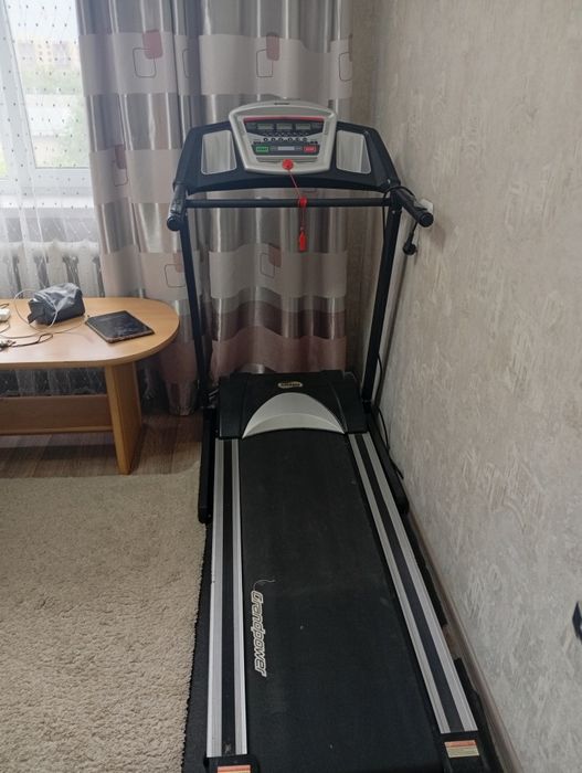 Продам беговую дорожку