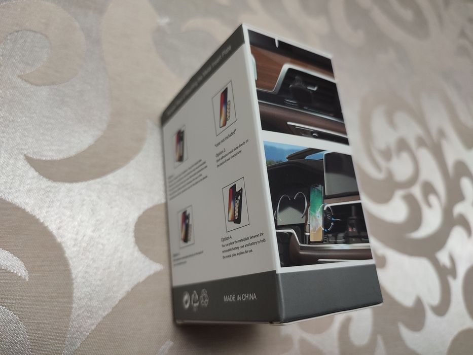 Магнитна стойка за телефон за автомобил.