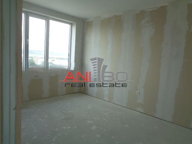 Продава се Тристаен апартамент в Варна, Трошево - 115 кв.м за 2166 €/кв.м - Снимка #1