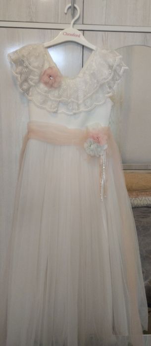 Продам бальное платье на девочку