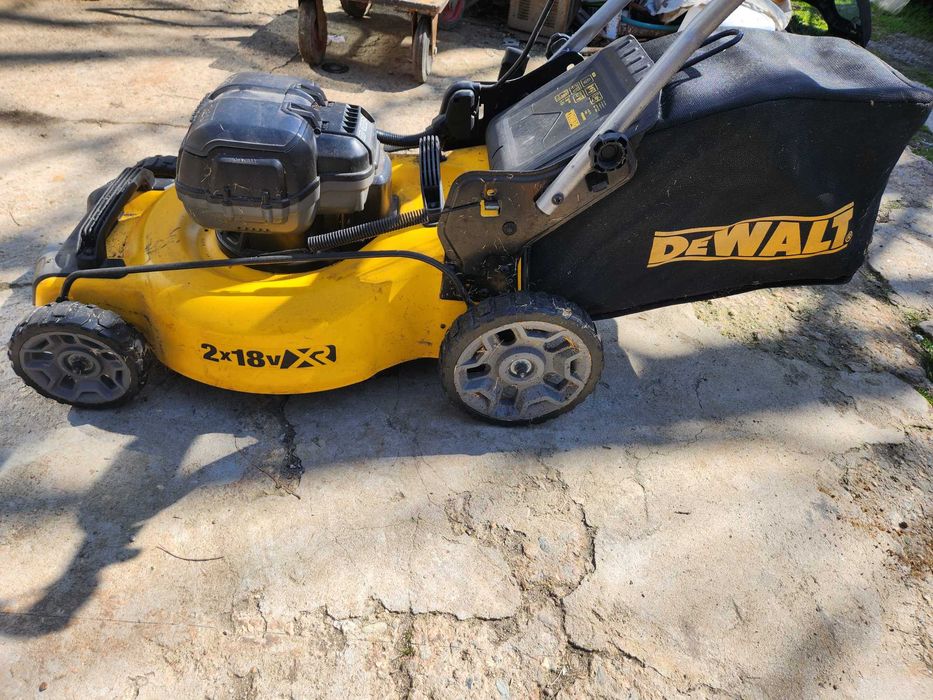 DEWALT Акумулаторна косачка DCMW564N, 2x18 V, 48 см, без батерия и зар