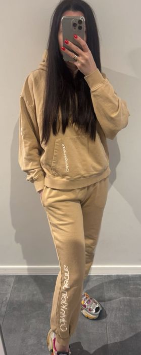 Костюм . Оригинал. Calvin Klein. Бежевого цвета в размере М